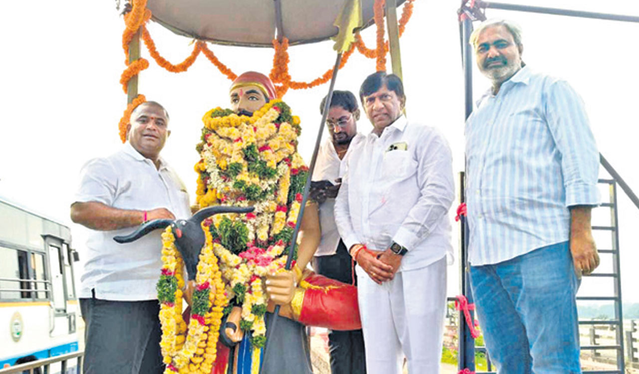 374th Birth Anniversary of Sardar Sarvai Papanna celebrated on grand scale in Telangana