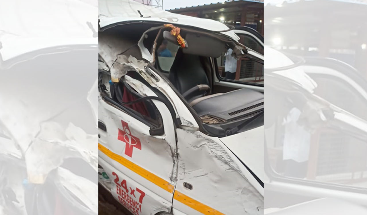 Siddipet: Man steals ambulance, injured after ramming vehicle into divider while fleeing
