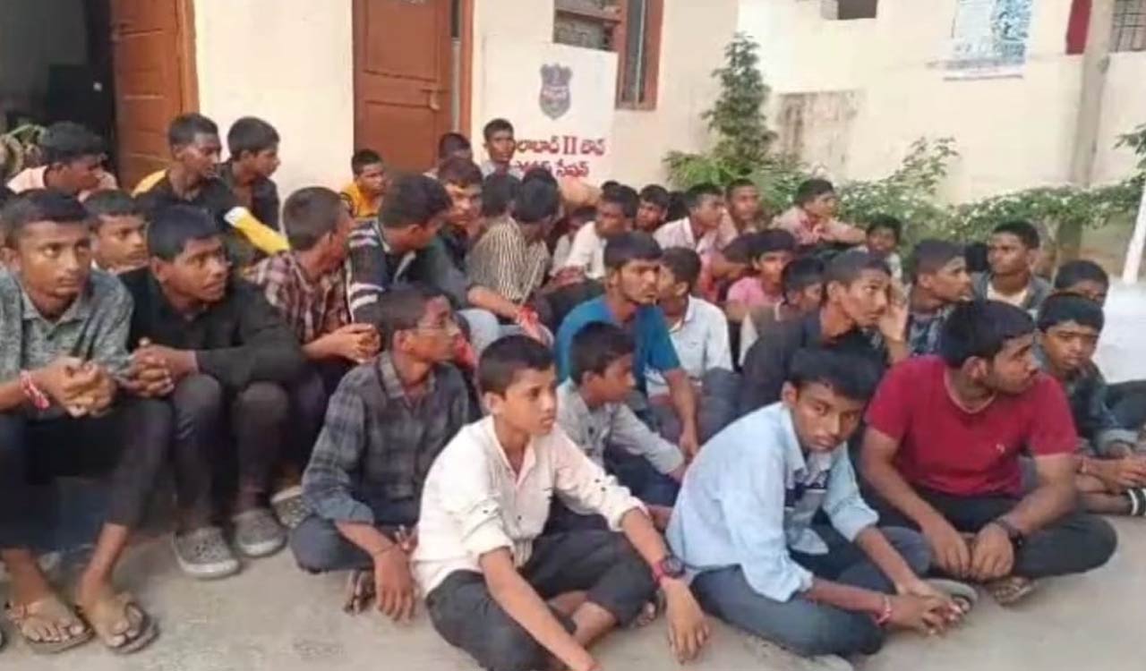 Students stage sit-in at Adilabad police station seeking protection from principal’s harrassment