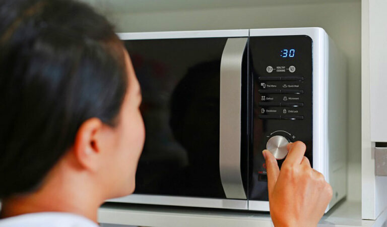 microwave oven