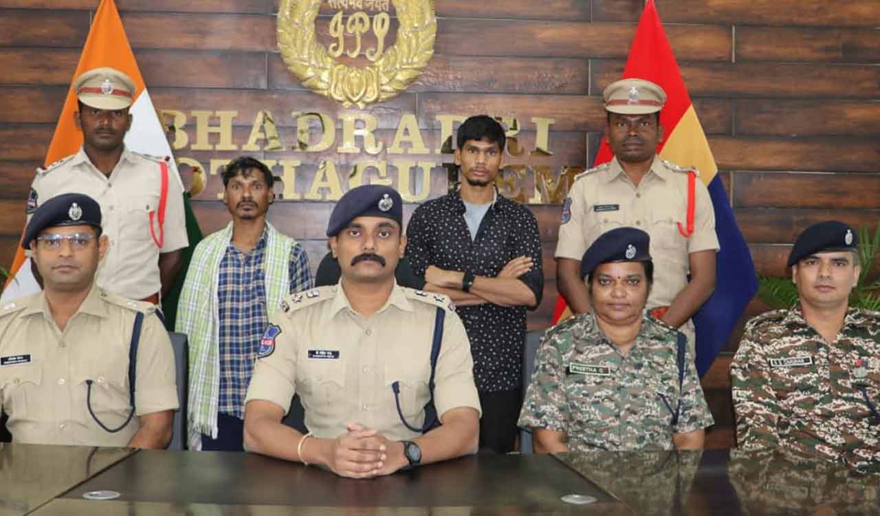 Two Maoists surrender to police in Kothagudem