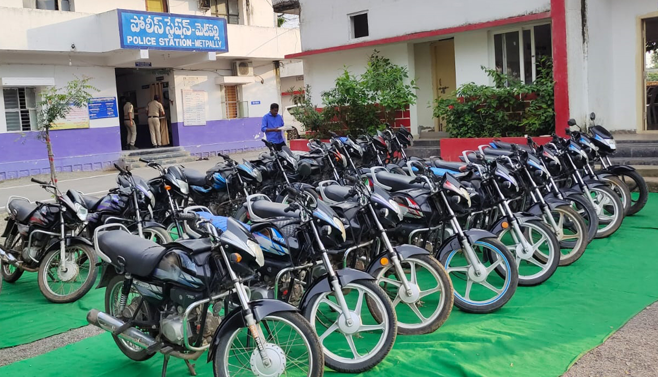 Jagtial: Metpalli police arrest bike lifter; 20 bikes recovered