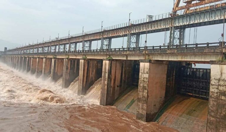 Incessant rains hits normal life in Khammam