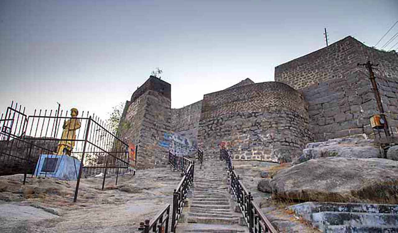 Ministers visit tourist sites in Khammam