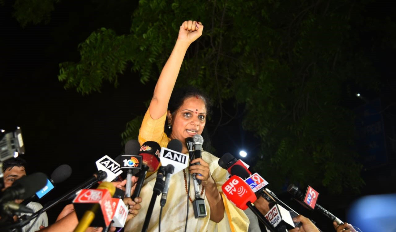 Celebrations galore as Kavitha walks out of jail after 5 months