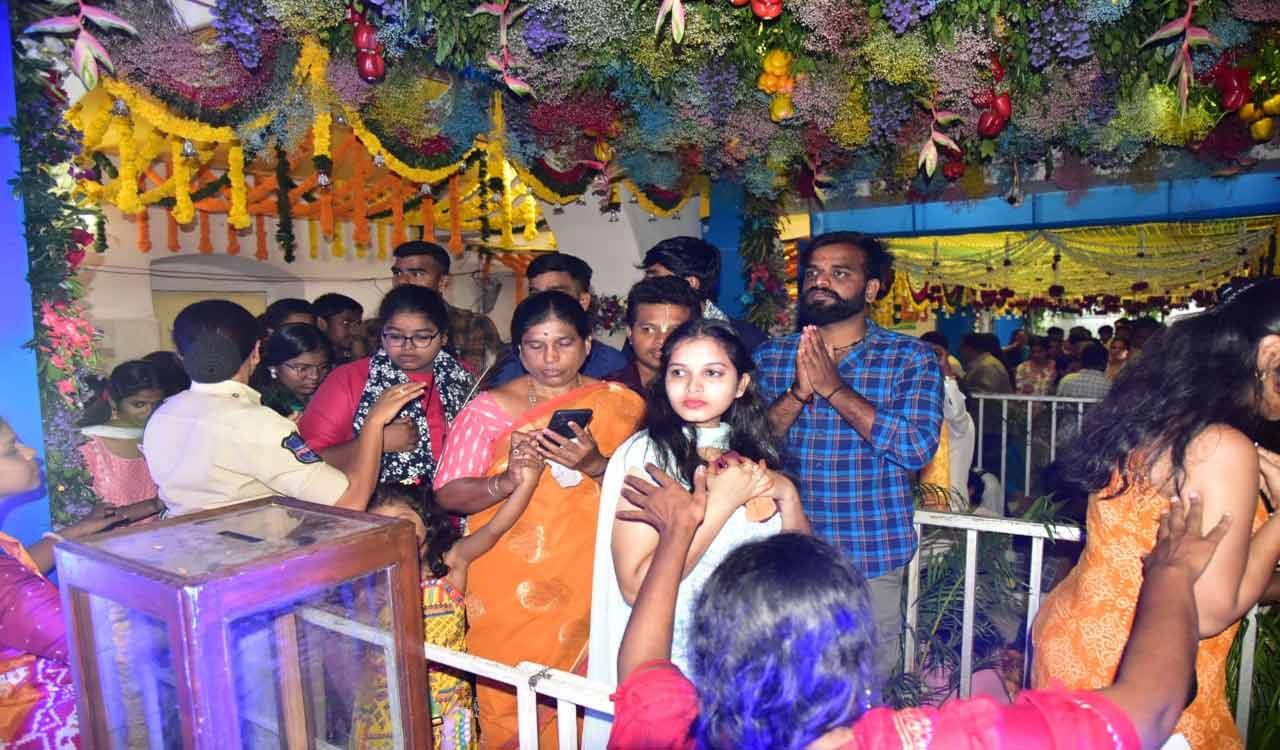 Hyderabad: Thousands of devotees flock to lord Krishna temples for Janmashtami festivities