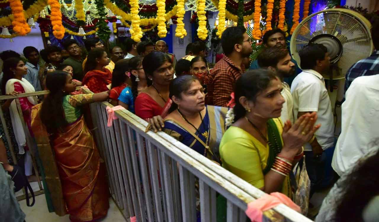 Hyderabad: Thousands of devotees flock to lord Krishna temples for Janmashtami festivities
