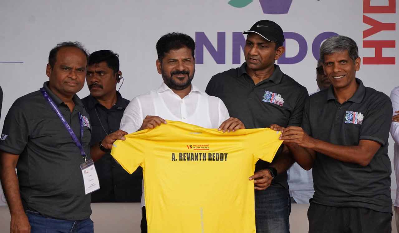 Massive turnout at NMDC Hyderabad Marathon