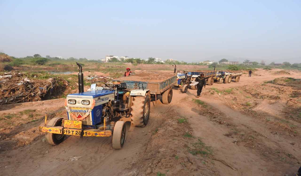 Illicit mining, transportation of sand goes unchecked in Mancherial