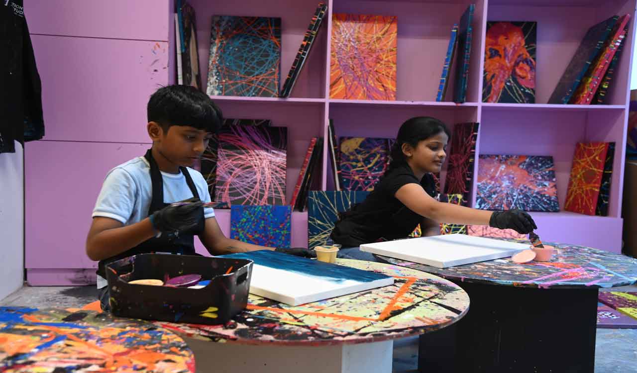 Hyderabad: Splash and swing into creativity with Pendulum art