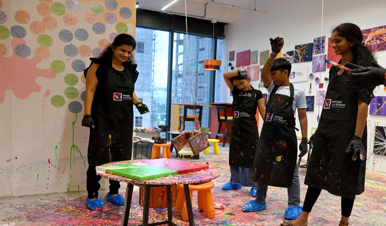 Hyderabad: Splash and swing into creativity with Pendulum art