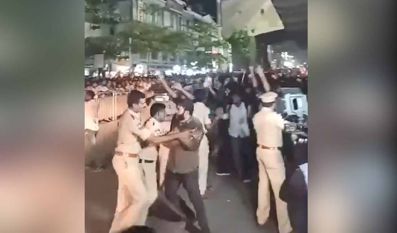 Hyderabad: Police aspirants stage protest at Dilsukhnagar, demand to cancel GO 46