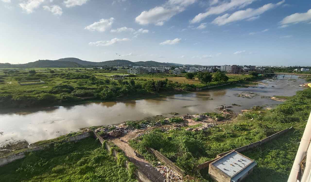 Mancherial: Illegal structures in buffer zone of Rallavagu to be demolished