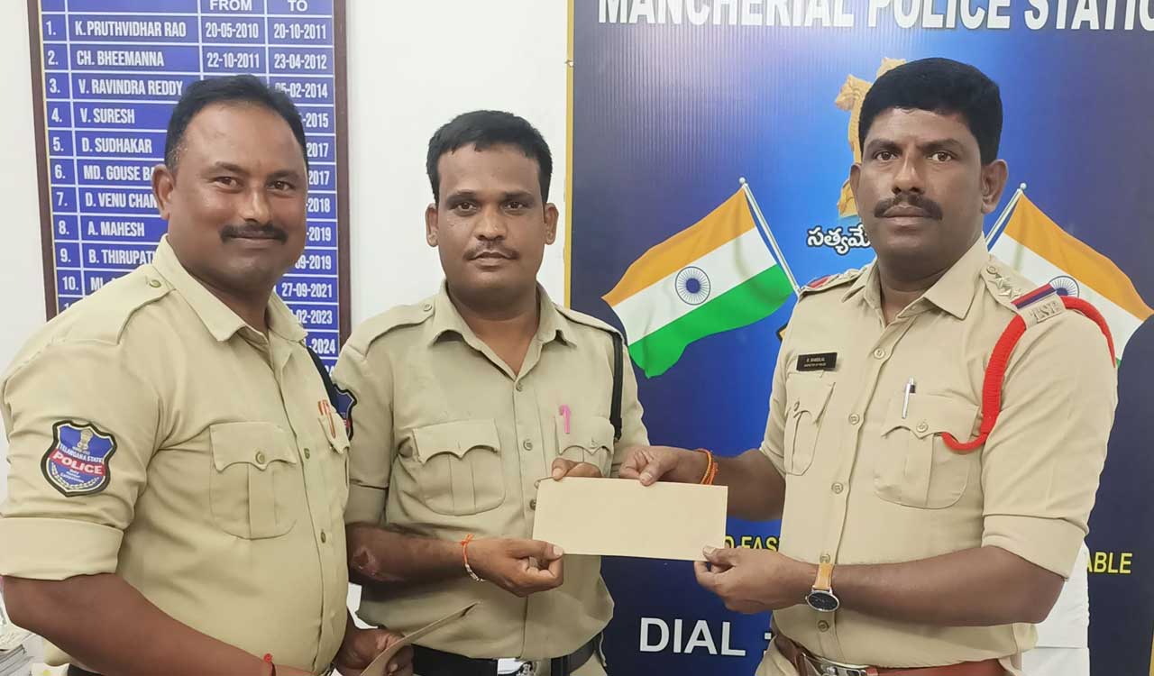 Two Blue Colt constables save youngster from committing suicide in Mancherial; receive cash rewards