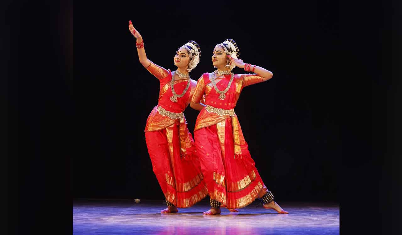 Hyderabad: Kamtam sisters shine at Ravindra Bharati Rangapravesha