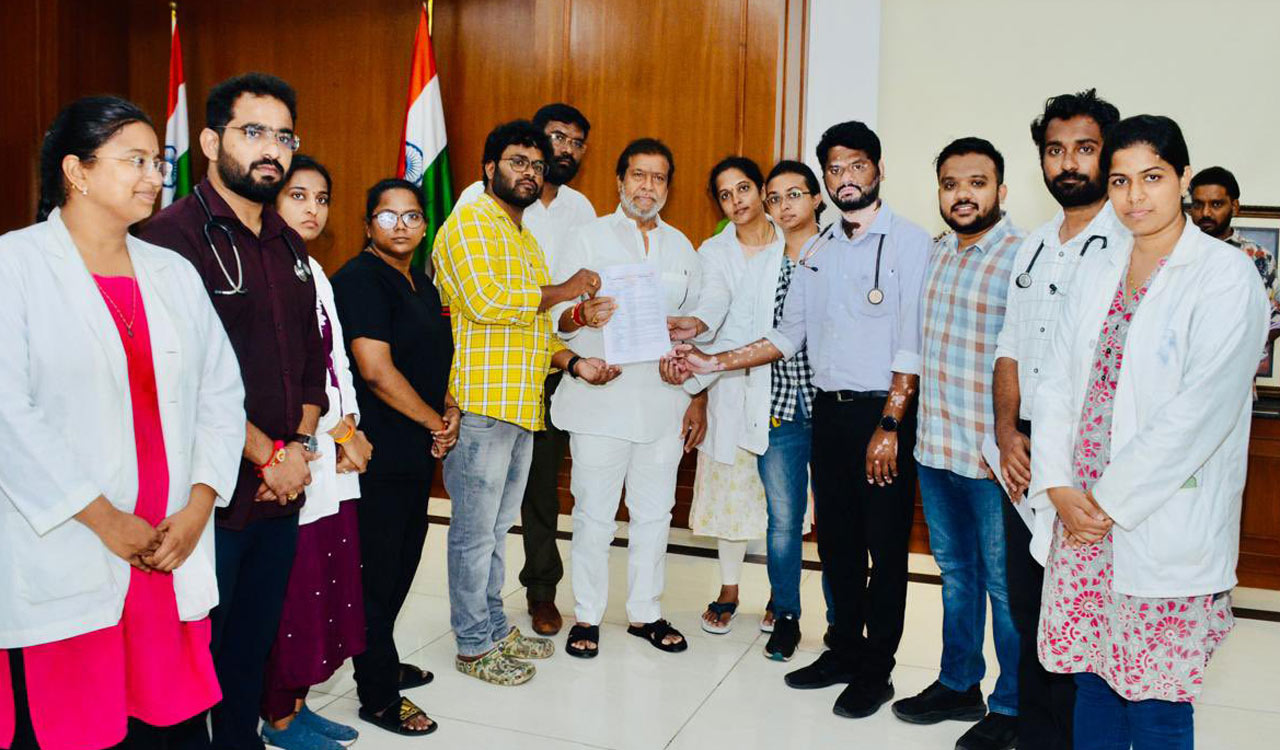 Telangana: Junior doctors urge State govt to provide SPF protection at teaching hospitals