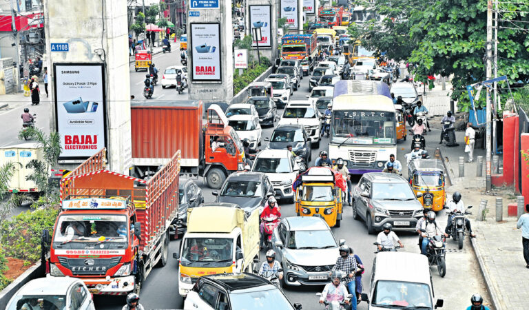 Transgenders to be employed for Traffic management in Hyderabad