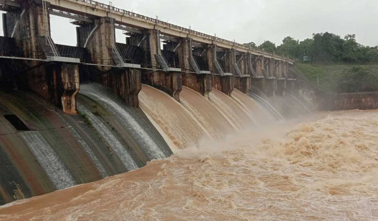 Telangana: Rains hit normal life in Khammam, Kothagudem; lowlying areas inundated