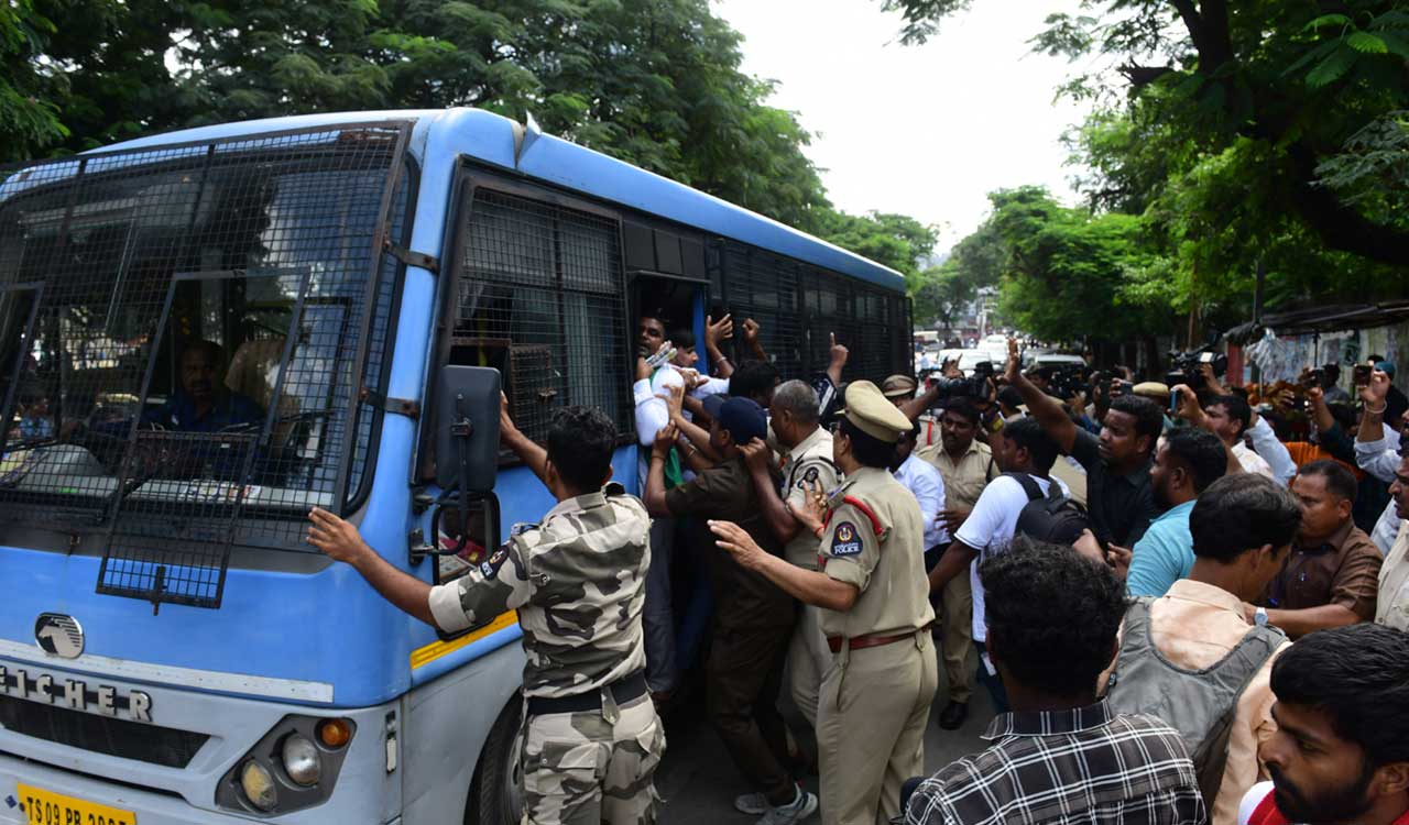 SFI Telangana protests seeking appointment of Education Minister, pending issues