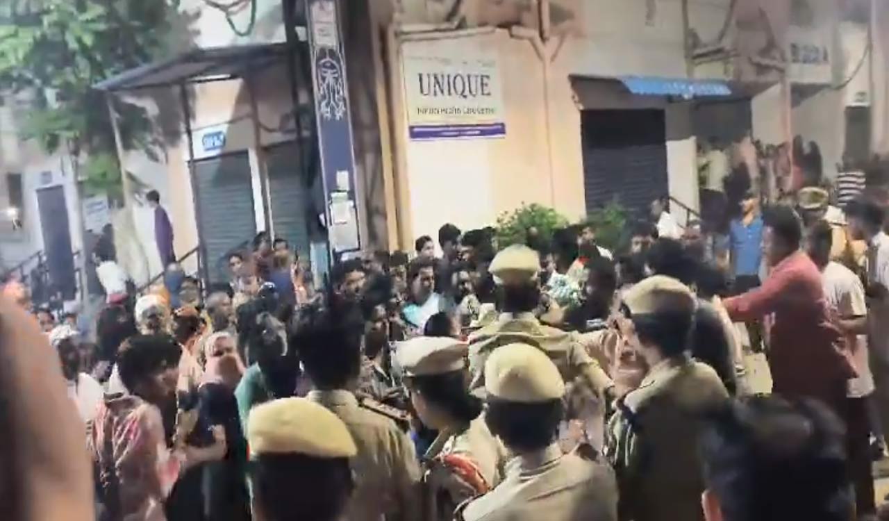 Tension at Saidabad as 2BHK housing aspirants clash with Musi project-affected families