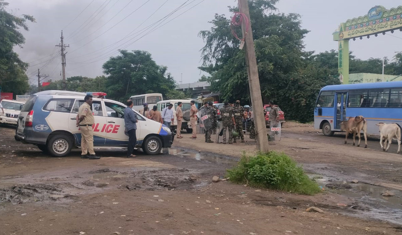 Uneasy calm prevails in Telangana’s Jainoor a day after violent clashes