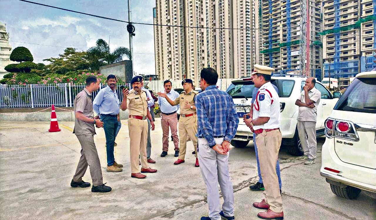 CP Avinash Mohanty inspects key traffic-prone areas within Cyberabad