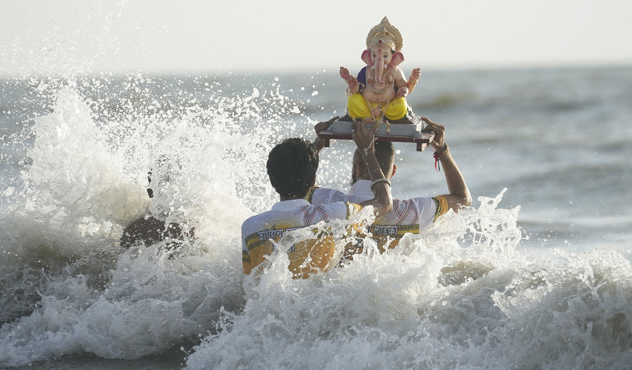 On 2nd day of Ganesh festival, over 62,000 idols immersed in Mumbai