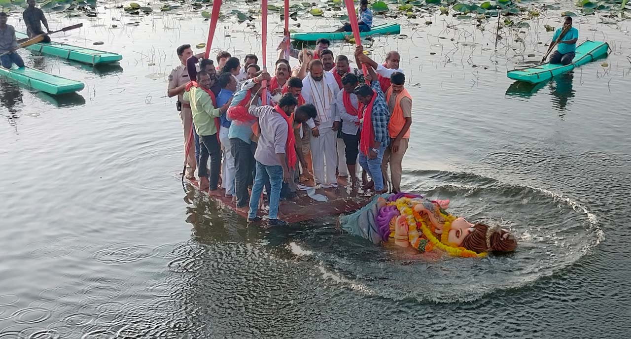 Ganesh immersion held peacefully in erstwhile Karimnagar