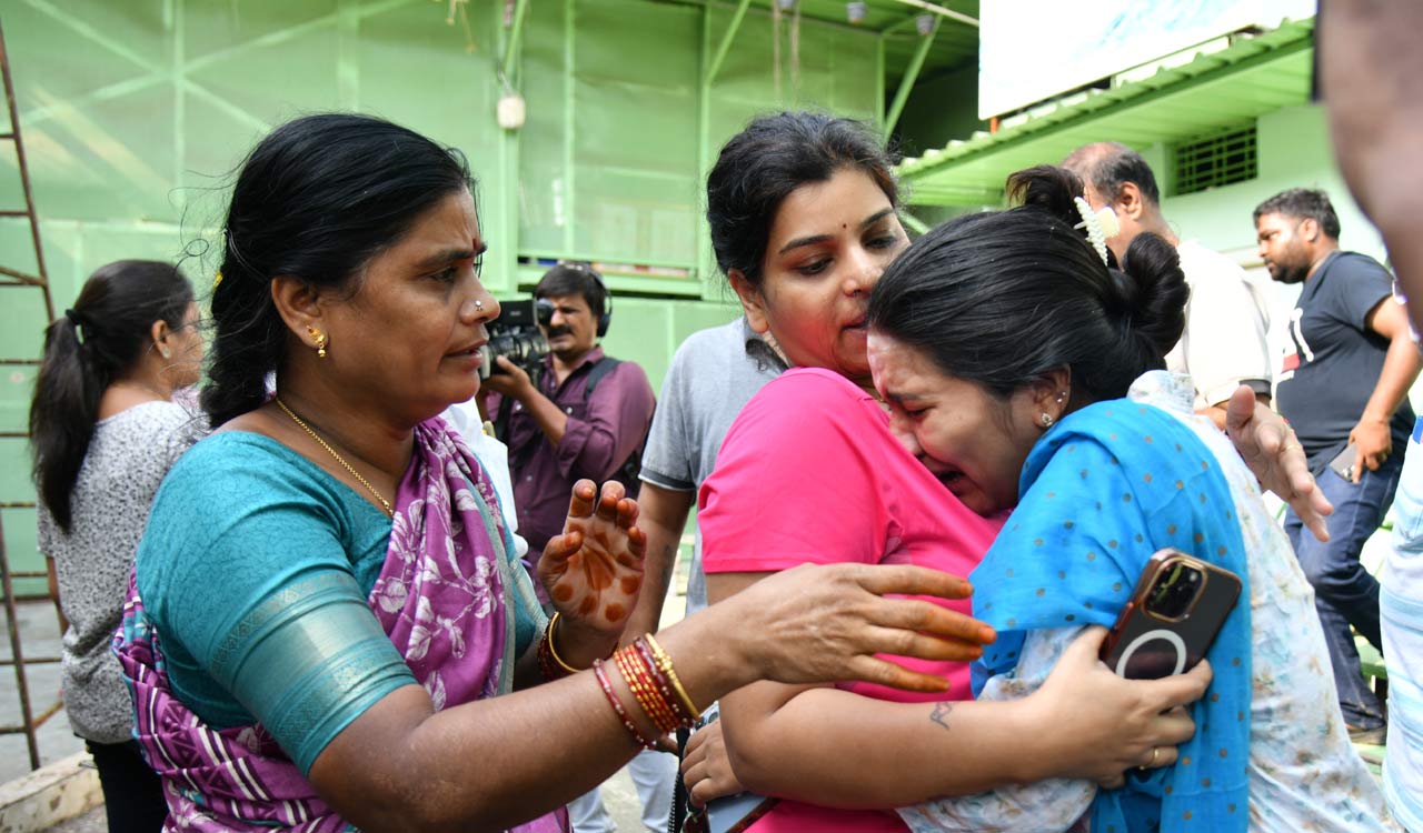 HYDRAA razes illegal structures in Kukatpally amid public outcry