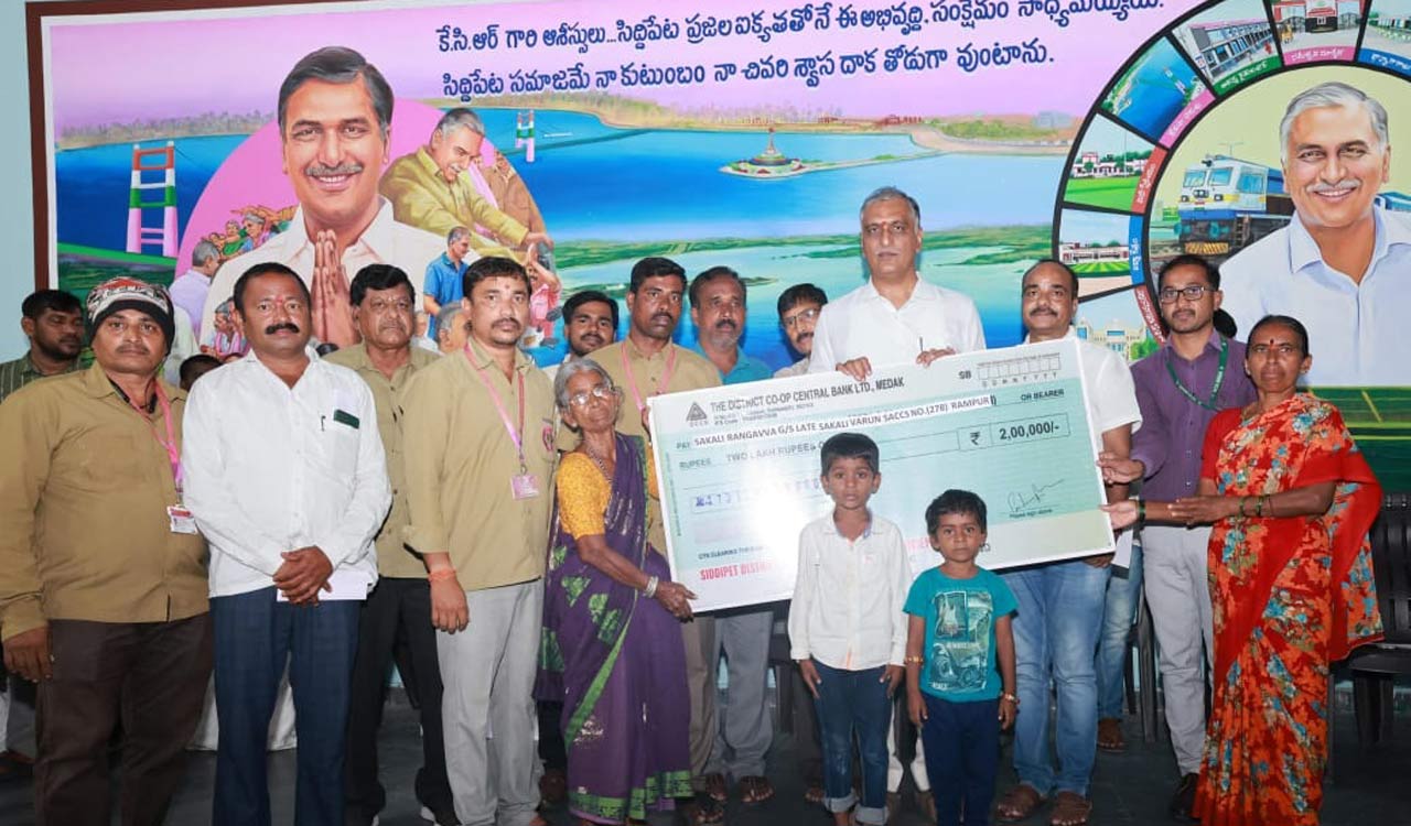 Harish Rao demands Rs 5 lakh ex gratia to auto drivers