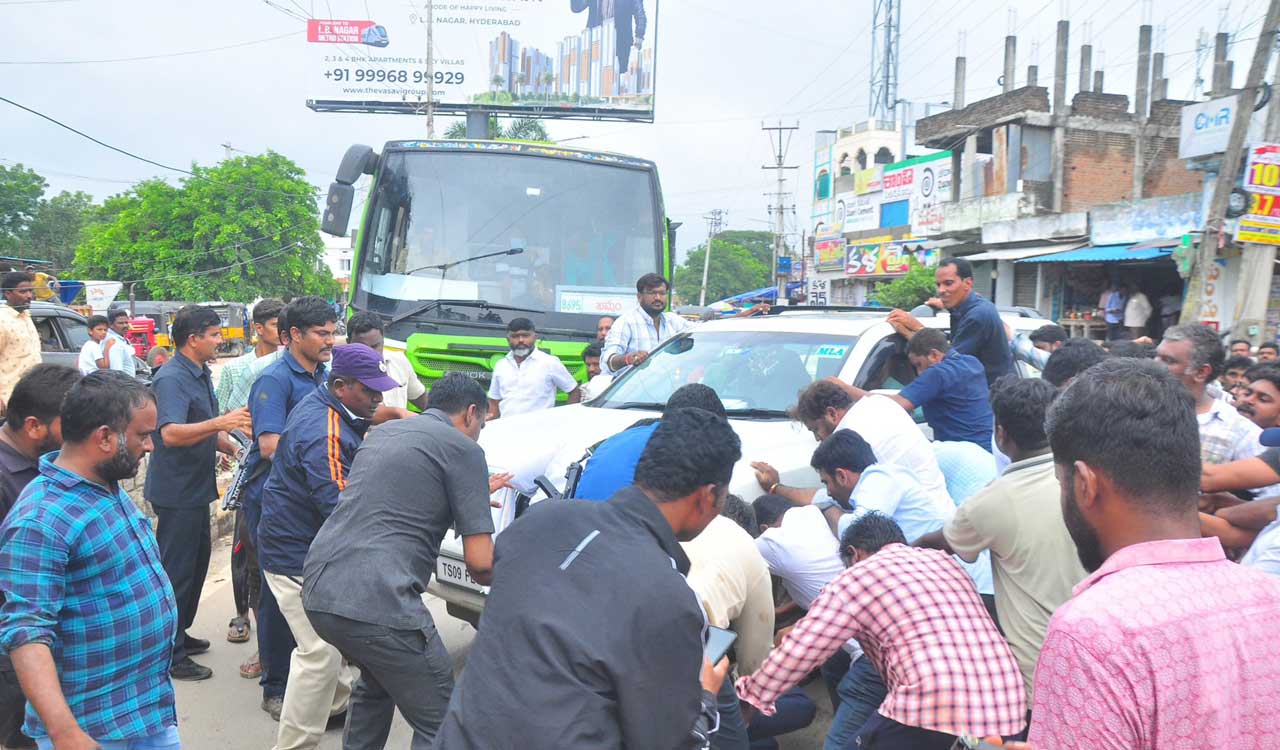 Congress workers attack Harish Rao, BRS workers injured in Khammam