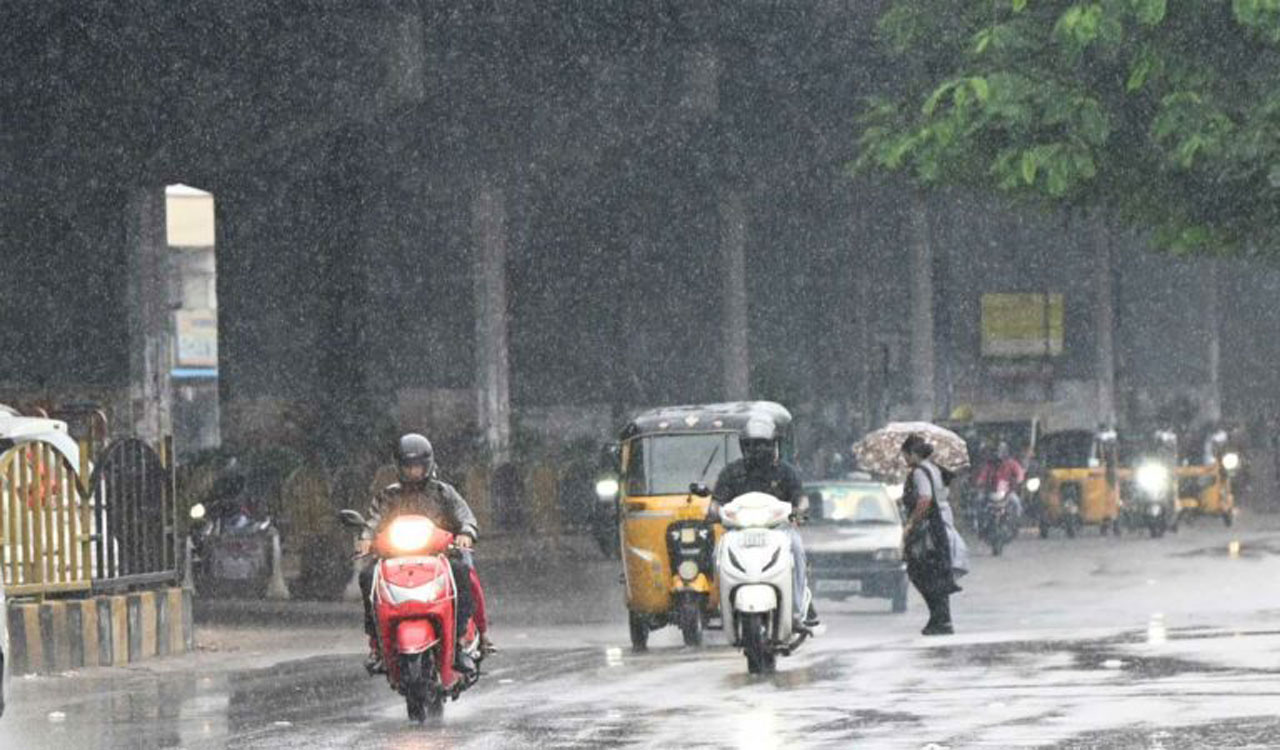 IMD issues heavy rain alert across Telangana, moderate showers likely in Hyderabad