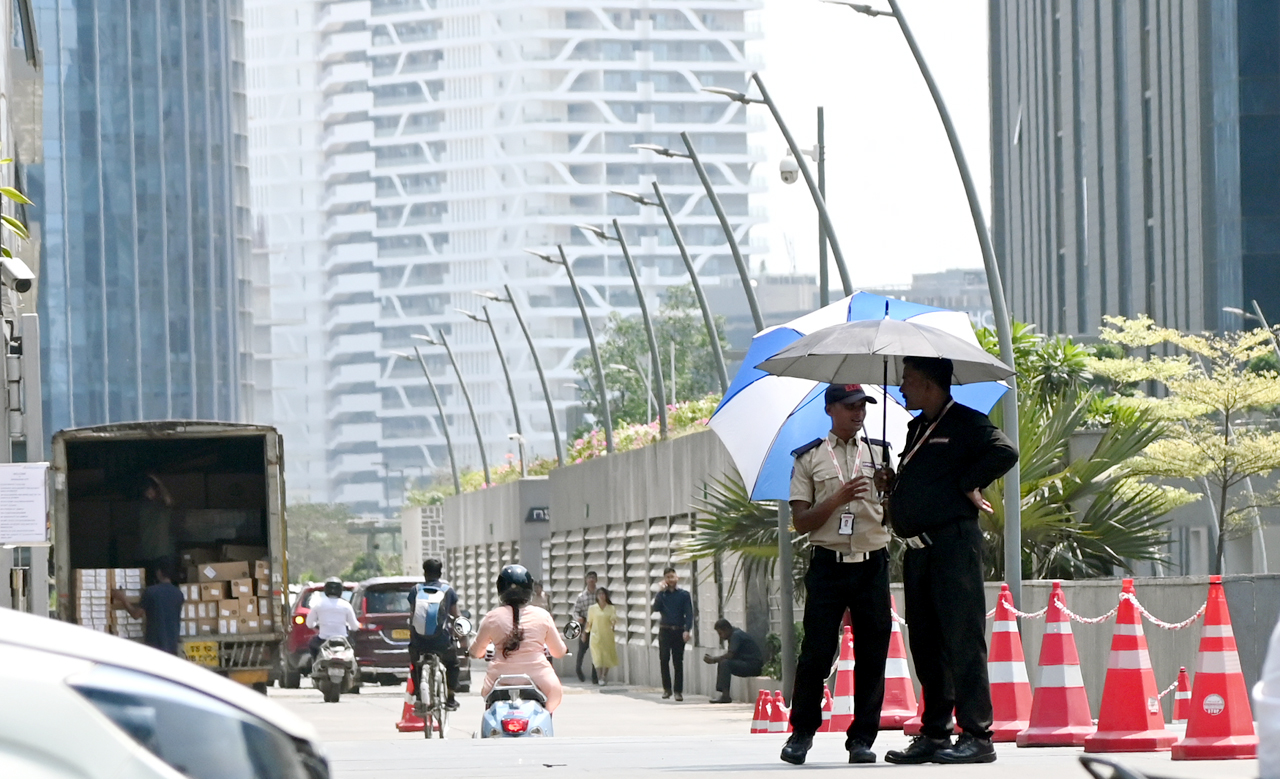 Telangana witnesses soaring temperatures as monsoon recedes