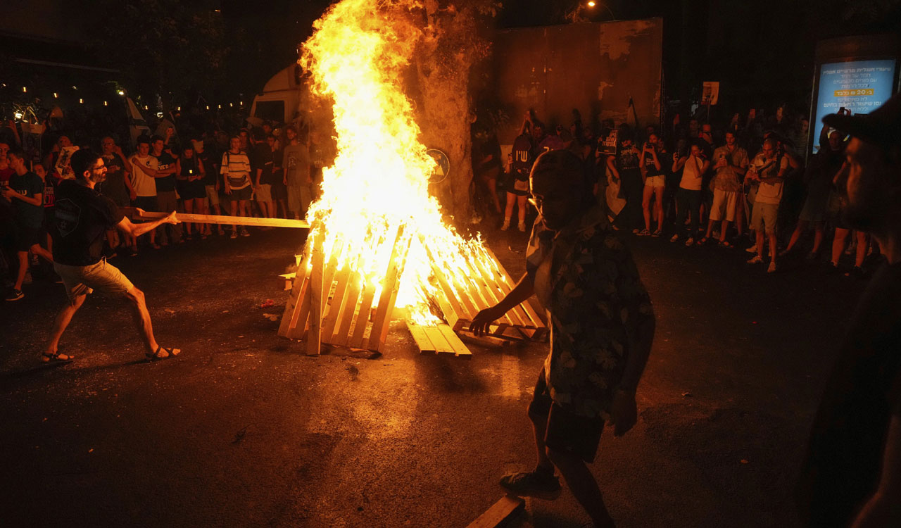 Hostages will return in coffins if offensive continues, Hamas warns Israel