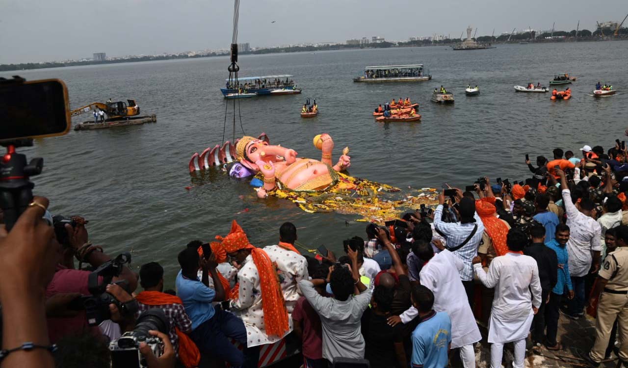 Hyderabad: Immersion of Khairatabad Ganesh concludes