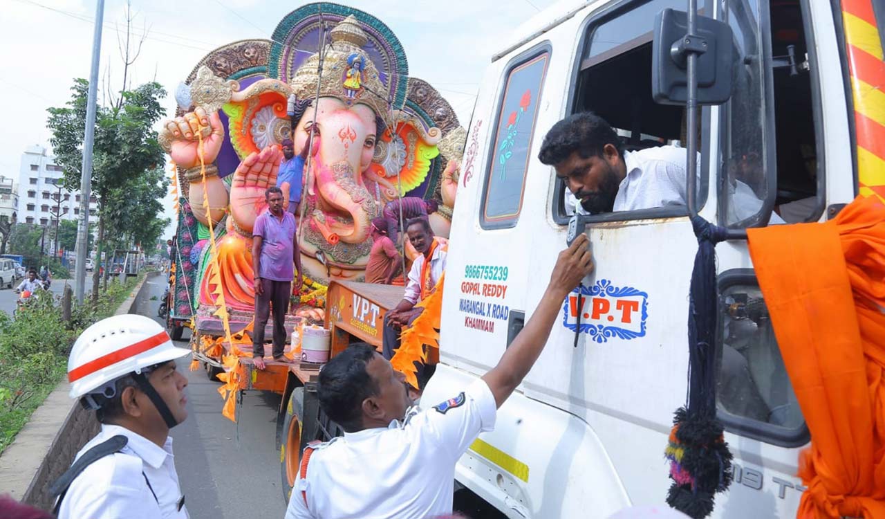 Khammam: Ganesh immersion takes off on colourful note