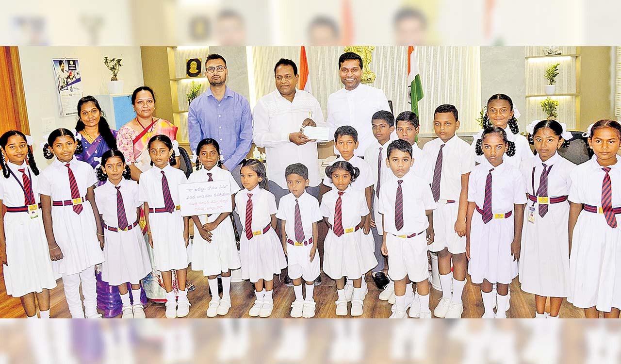 School kids donates Rs 35,000 for flood relief in Khammam