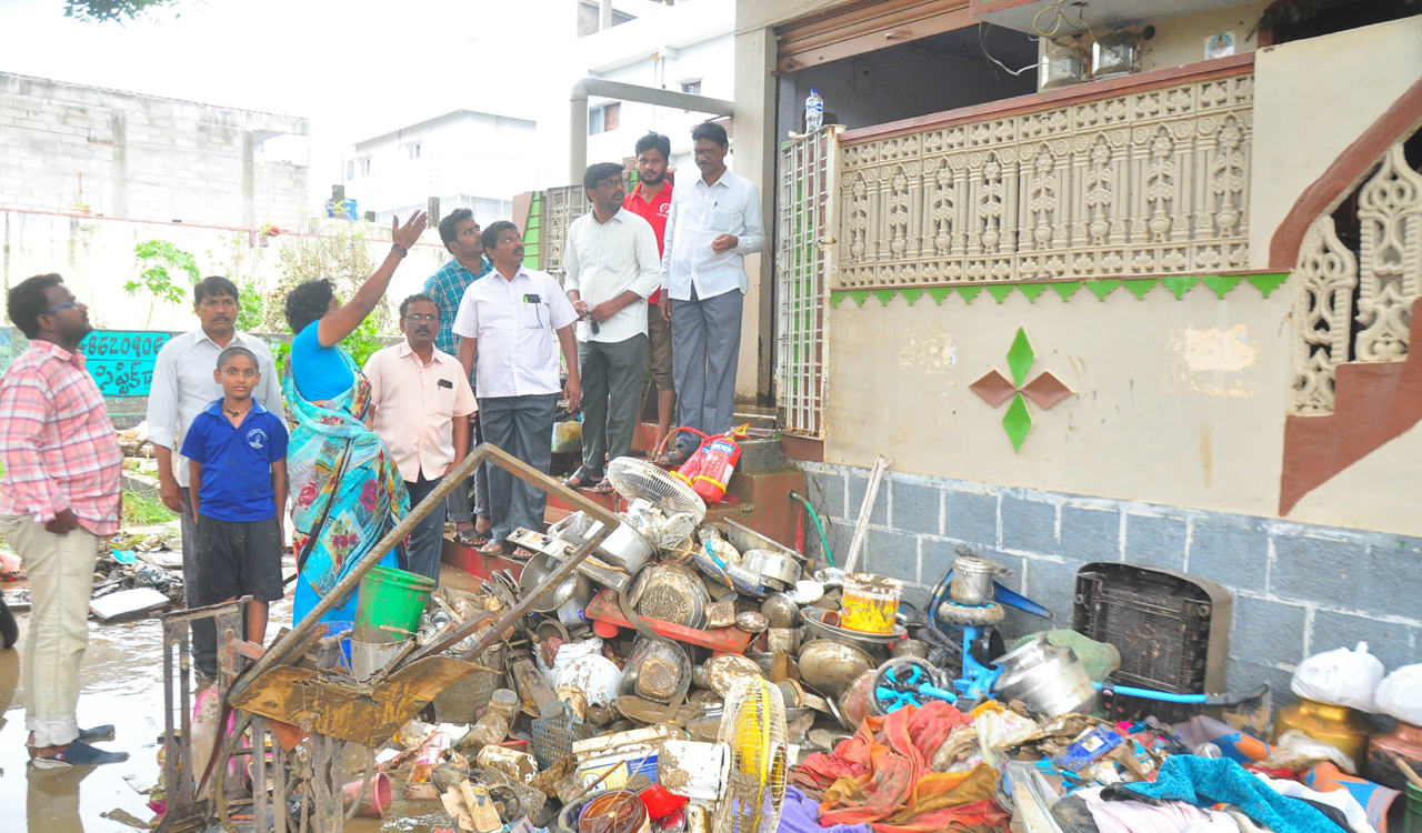 Flood-affected Khammam attempts crawling back to normalcy