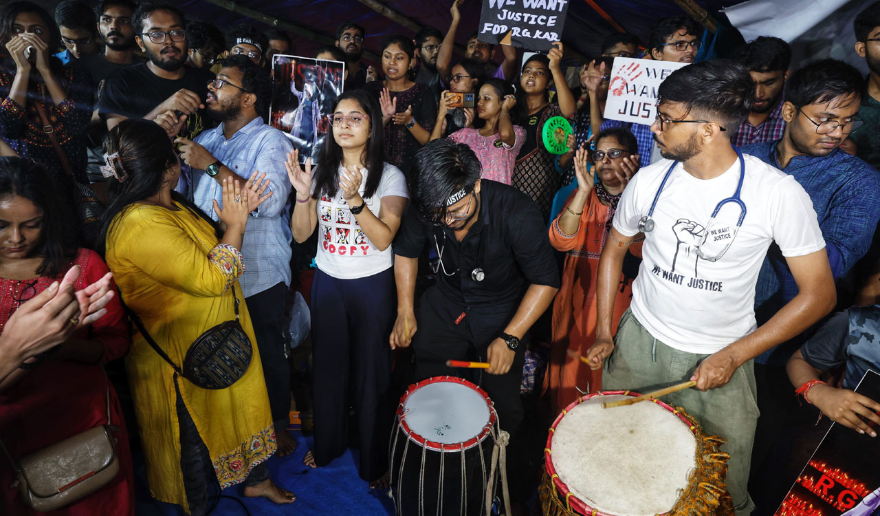 Agitating doctors continue cease work’; await WB govt’s action on ground