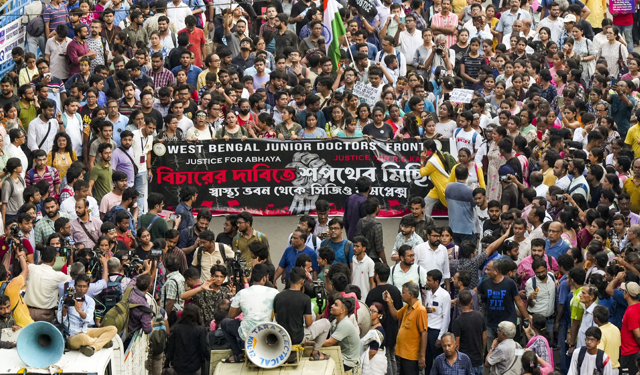 After 42 days, West Bengal junior doctors resume duties partially