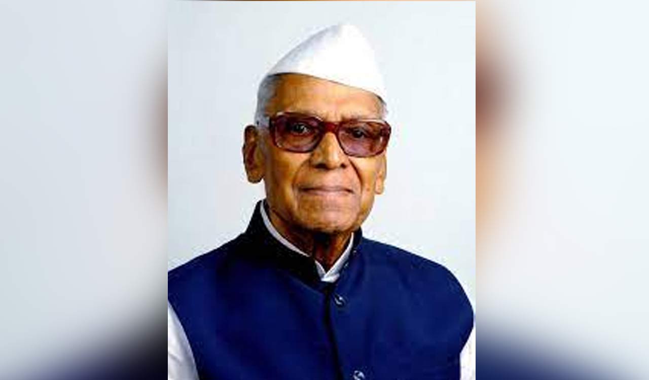 KCR pays tribute to Konda Laxman Bapuji, hails his role in Telangana struggle