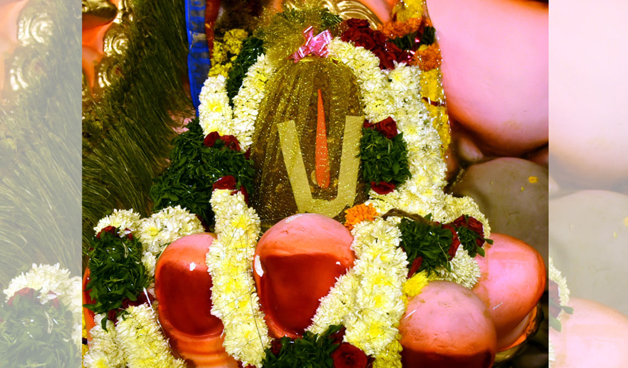This Ganesh laddu auctioned for whopping Rs. 1.87 cr in Hyderabad!