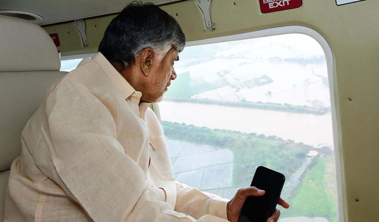 Budameru breaches plugged, flood inflows to Vijayawada reduced, says Naidu