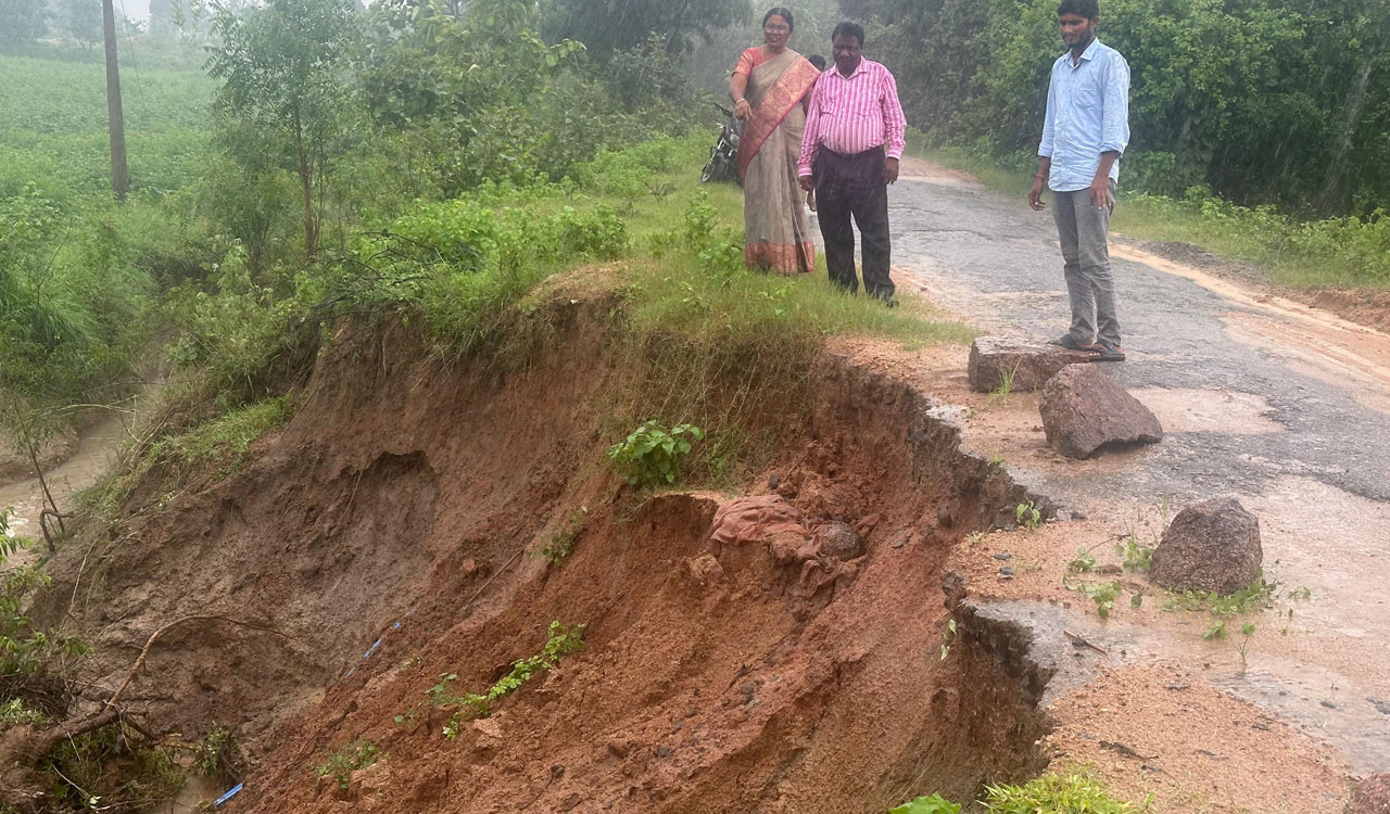 Telangana: Incessant rain paralyses normal life in Adilabad, Nirmal