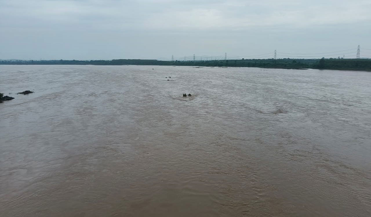 Godavari receding at Bhadrachalam