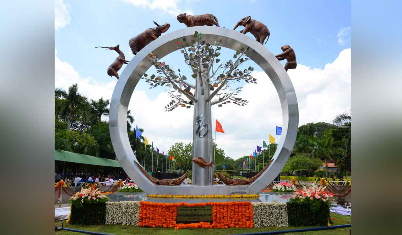 Shifting of Nehru Zoo: Forest team visits Vantara in Jamnagar