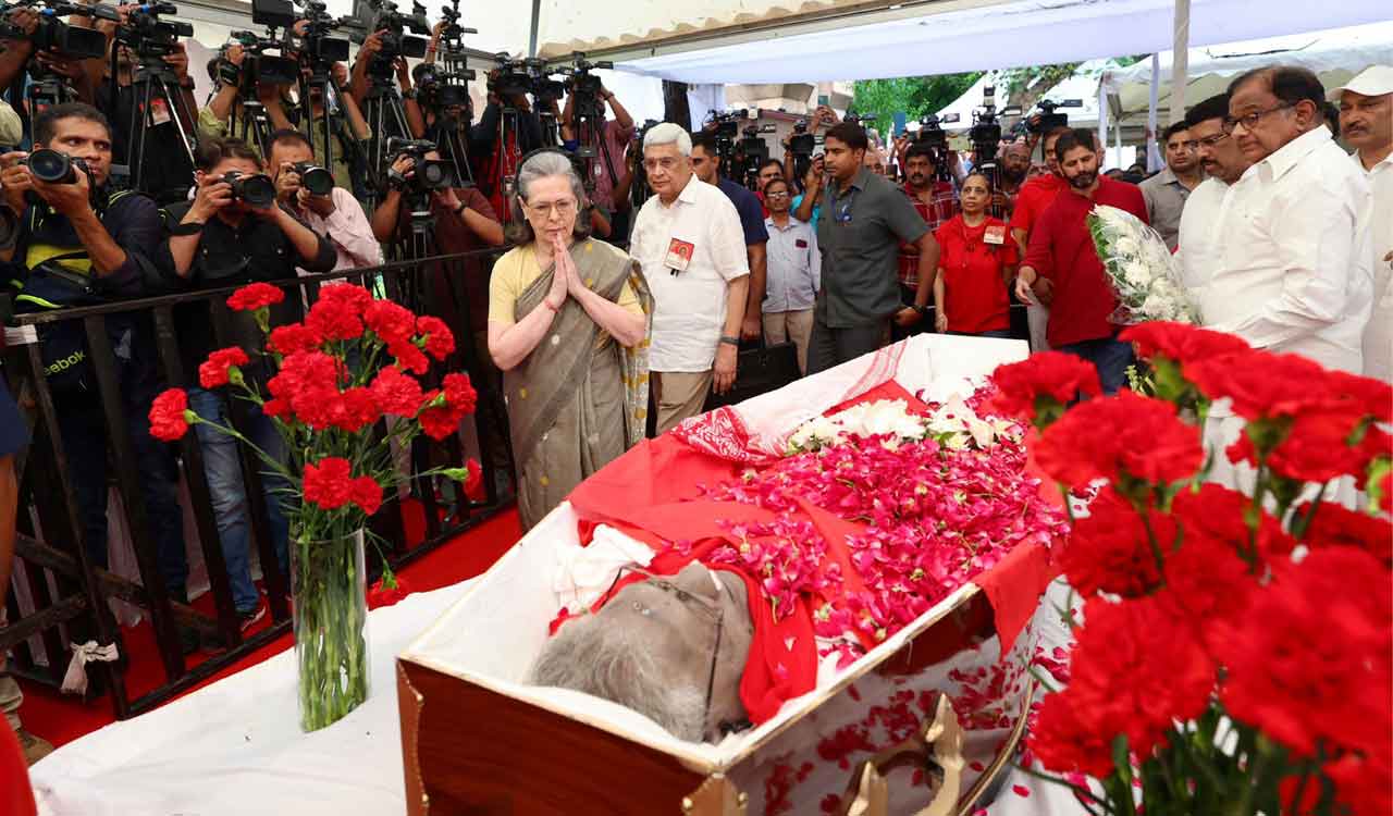 Sonia Gandhi pays last respects to veteran CPI-M leader Sitaram Yechury