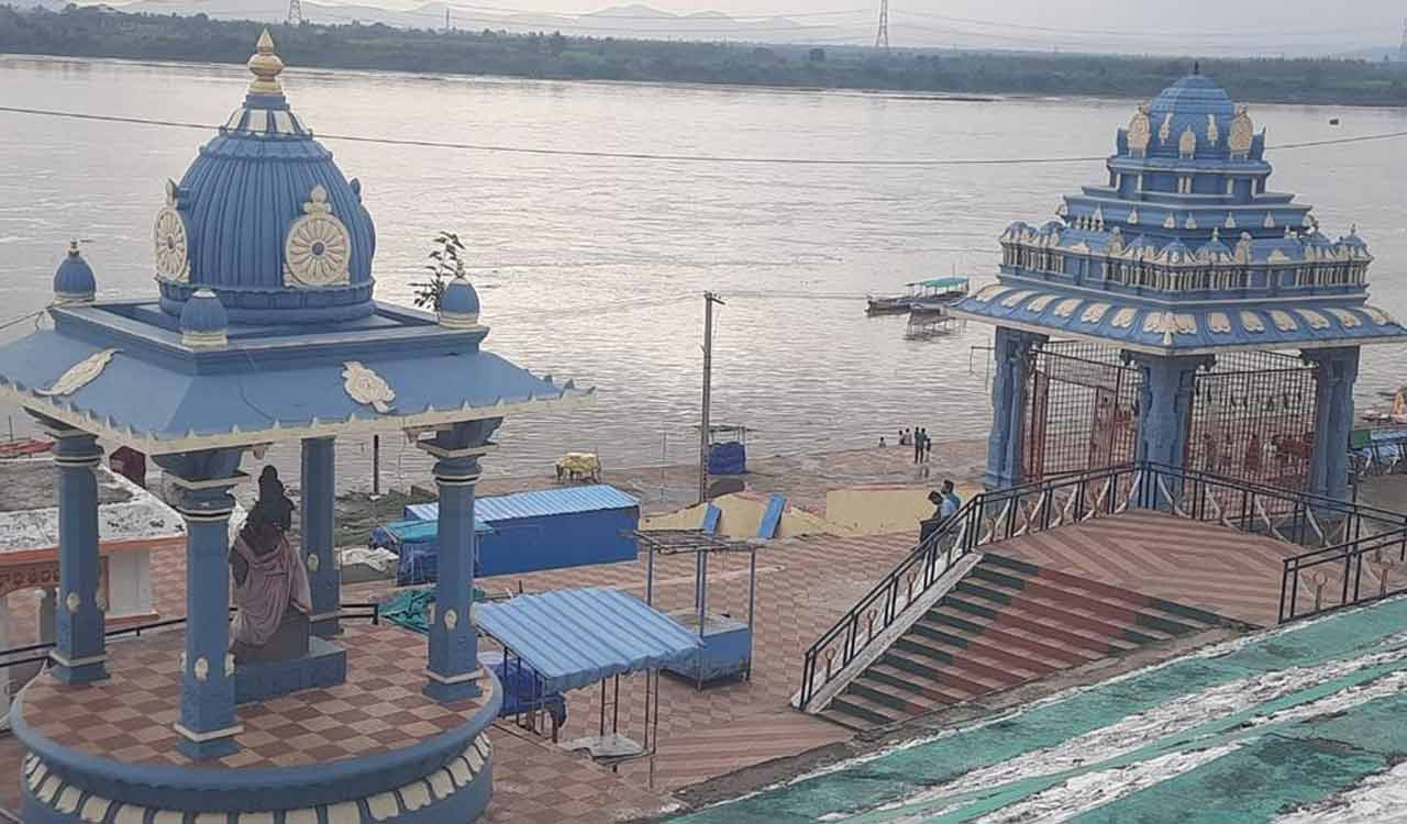 Telangana rain: Godavari rising at Bhadrachalam, first warning issued