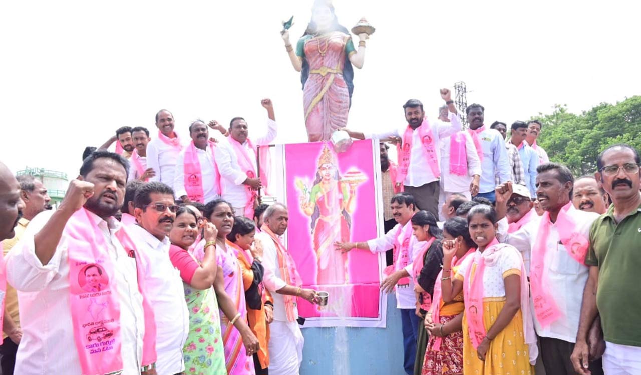 CM Revanth wants to impress his Delhi bosses by installing Rajiv statue at secretariat: BRS