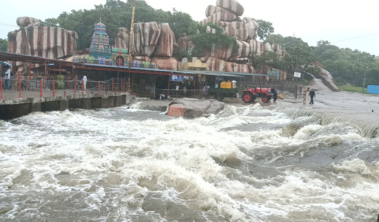 KTR slams Congress for failing to handle flood situation effectively